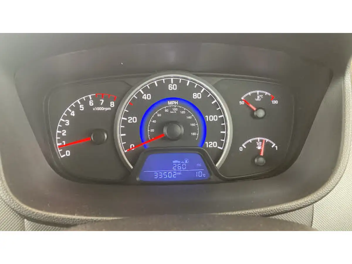 2020-hyundai-i10-10-play-big-25