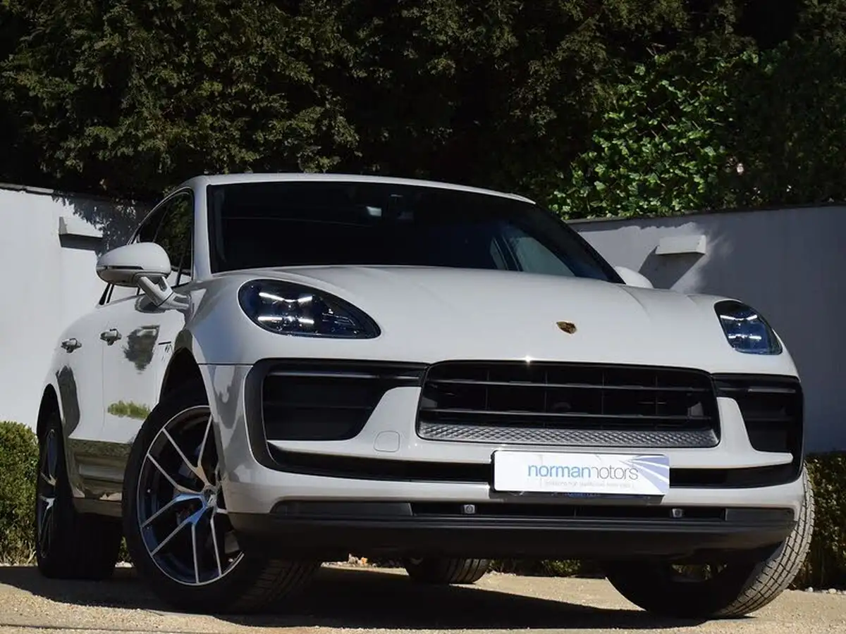 2022-porsche-macan-20-big-5