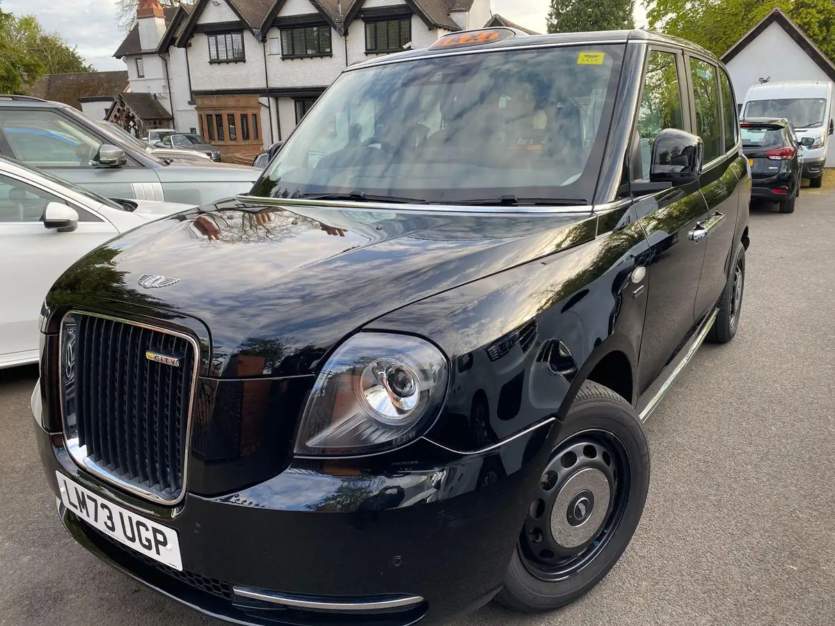 2023-levc-tx-15-vista-taxi-big-1