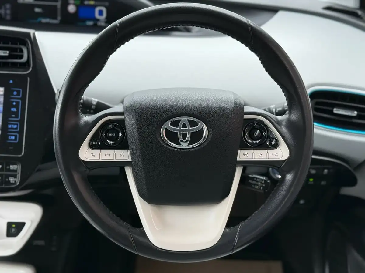 2016-toyota-prius-18-vvt-i-excel-big-16