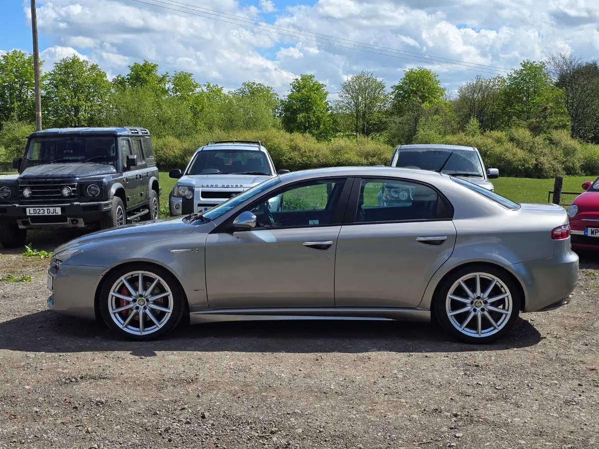 2009-alfa-romeo-159-20td-ti-big-1