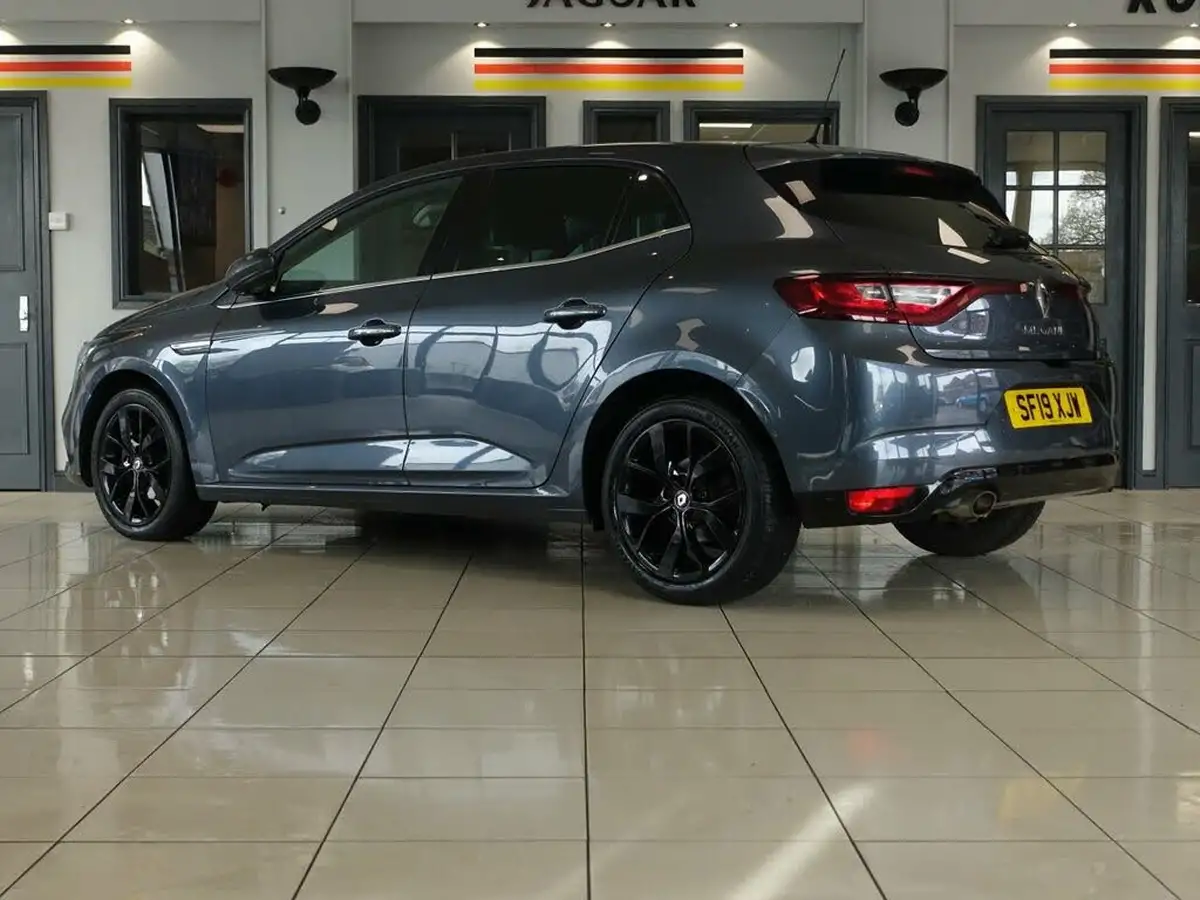 2019-renault-megane-13-tce-iconic-hatchback-big-6
