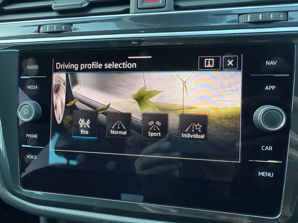 2021-volkswagen-tiguan-15-tsi-r-line-big-5