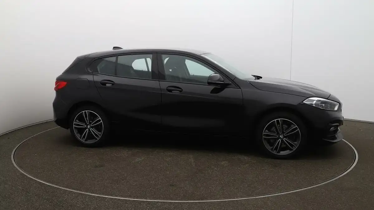 2022-bmw-1-series-15td-116d-sport-dct-big-39