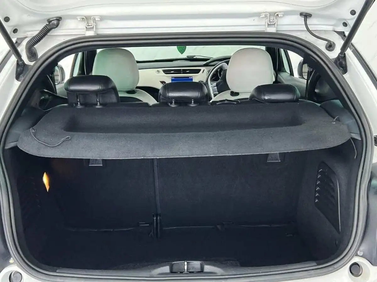 2012-citroen-ds3-16-ultra-prestige-big-18