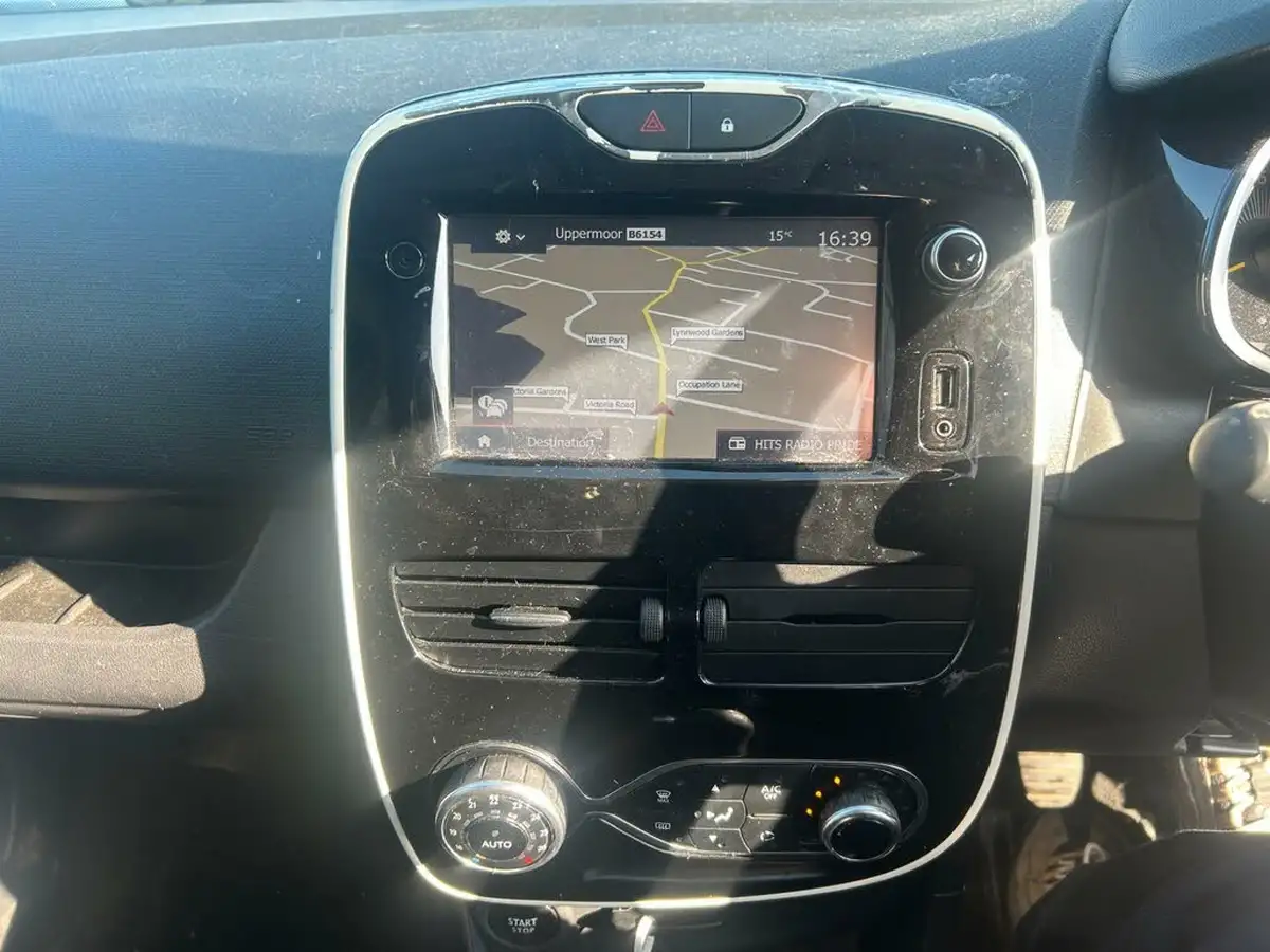 2016-renault-clio-09-tce-dynamique-s-nav-big-13
