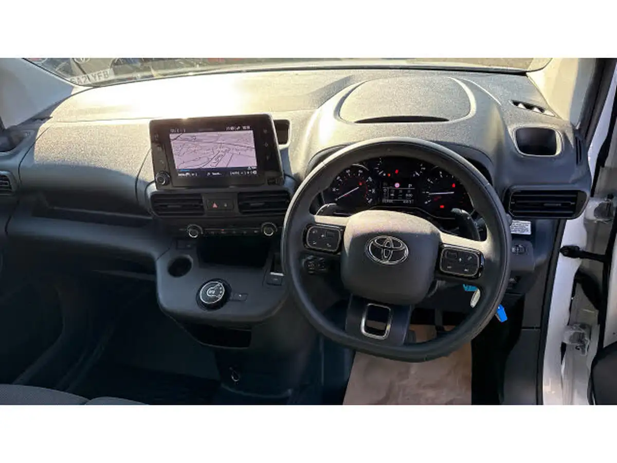 2023-toyota-proace-city-15d-design-100hpeu6d-big-4