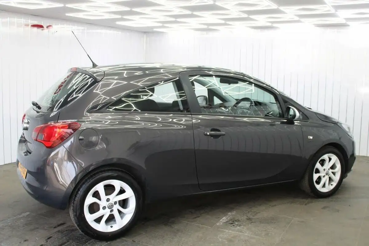 2015-vauxhall-corsa-14-sting-3d-big-6