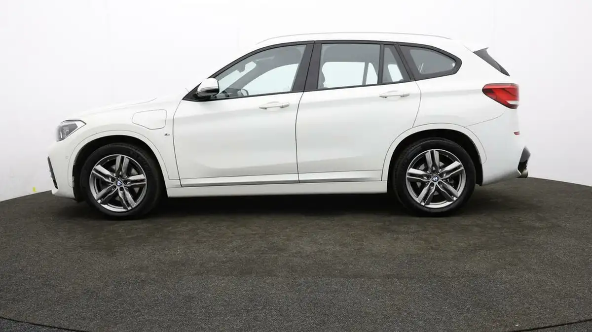 2020-bmw-x1-15-xdrive-25e-phev-m-sport-big-3