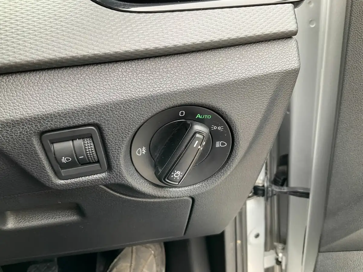 2023-skoda-scala-10-tsi-s-big-24