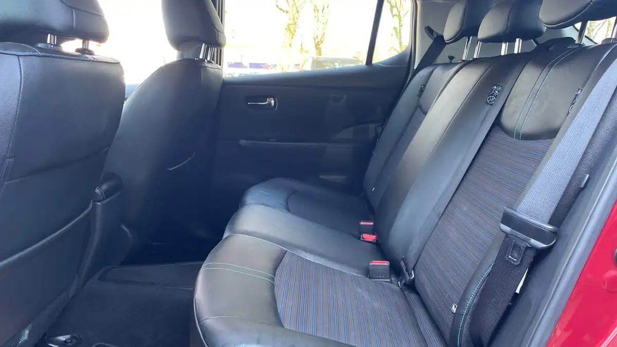 2018-nissan-leaf-e-n-connecta-big-13
