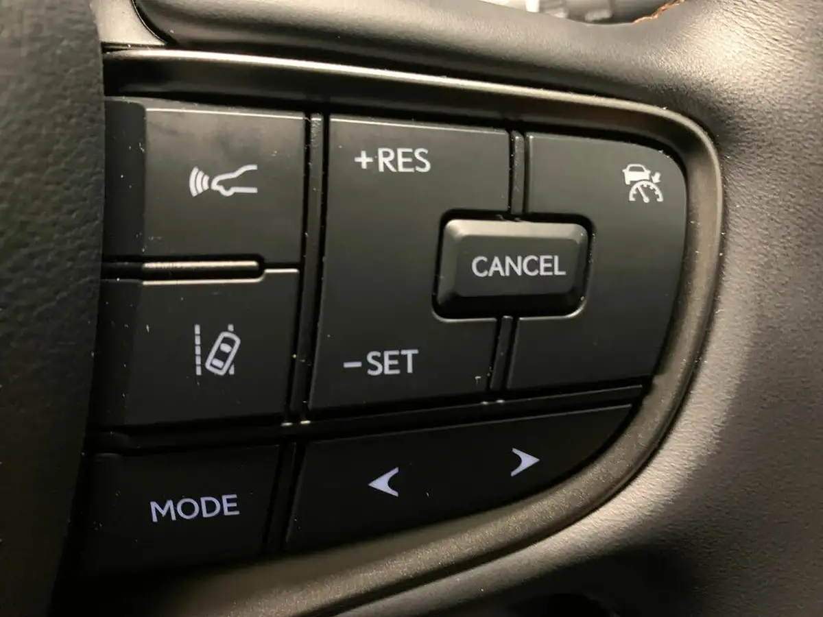 2022-lexus-ux-250h-20-ux-184bhp-without-navigation-big-18