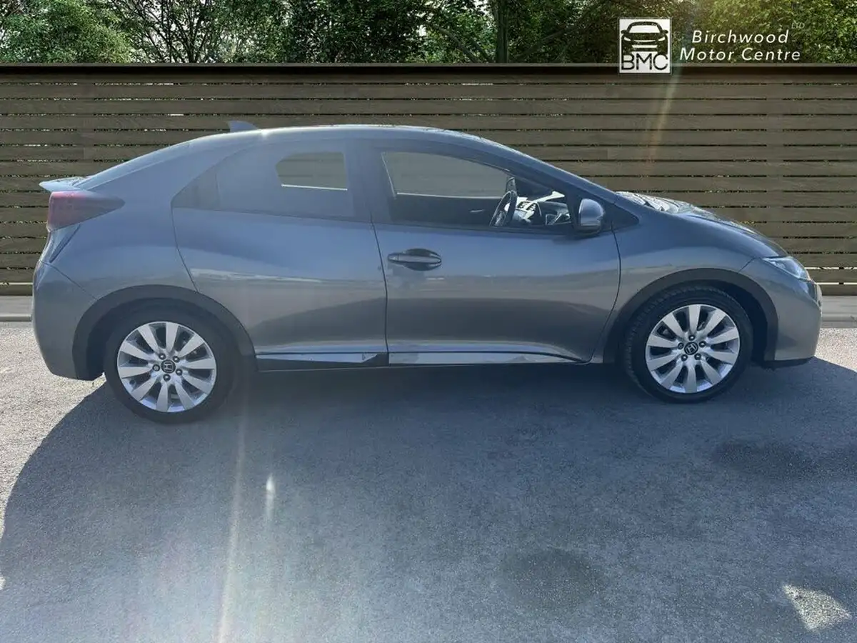 2017-honda-civic-18-i-vtec-se-plus-navi-hatchback-auto-big-7