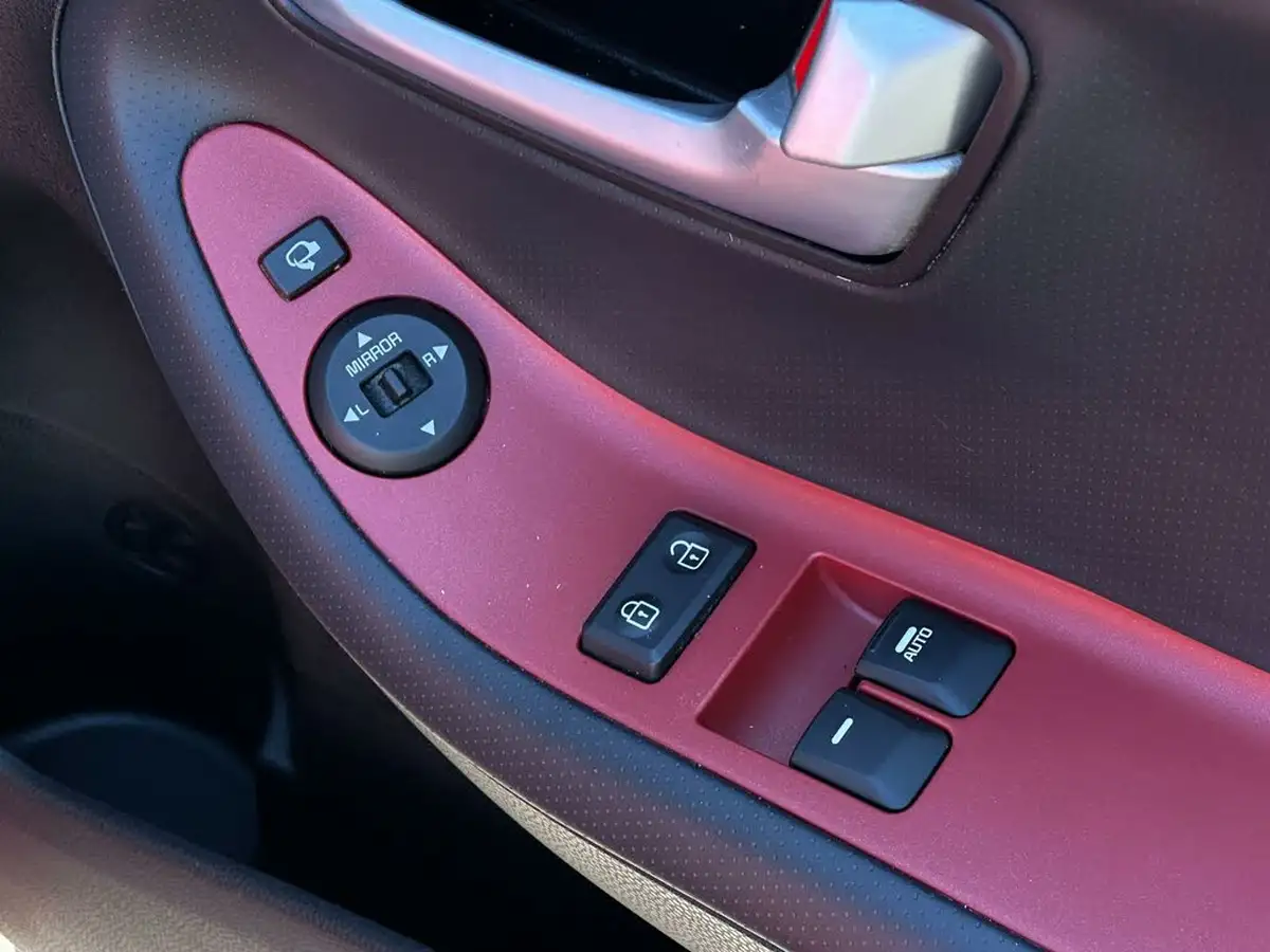 2015-kia-picanto-125-chilli-isg-big-16