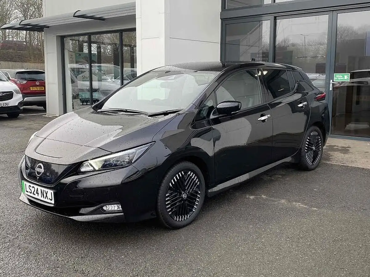 2024-nissan-leaf-e-tekna-39kwh-big-29