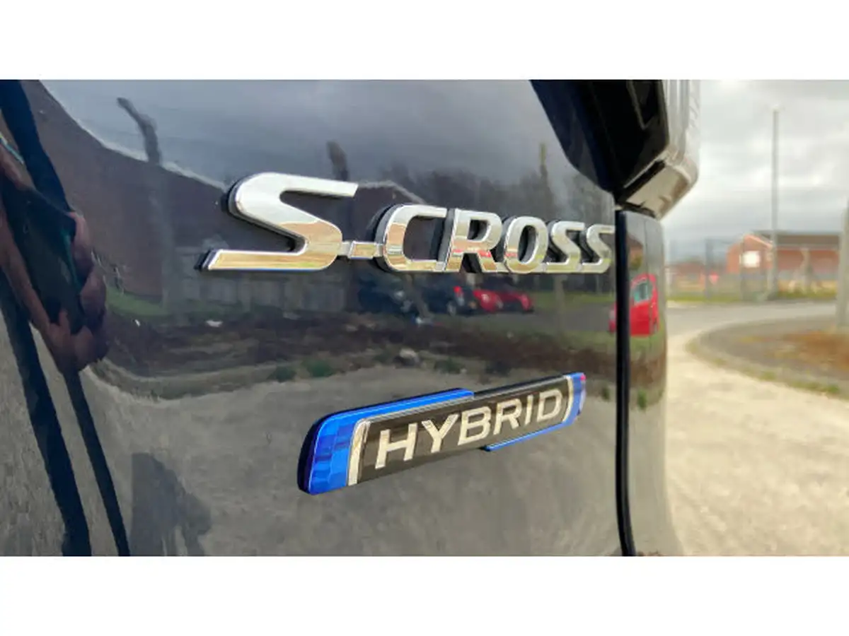 2023-suzuki-s-cross-15-motion-big-7