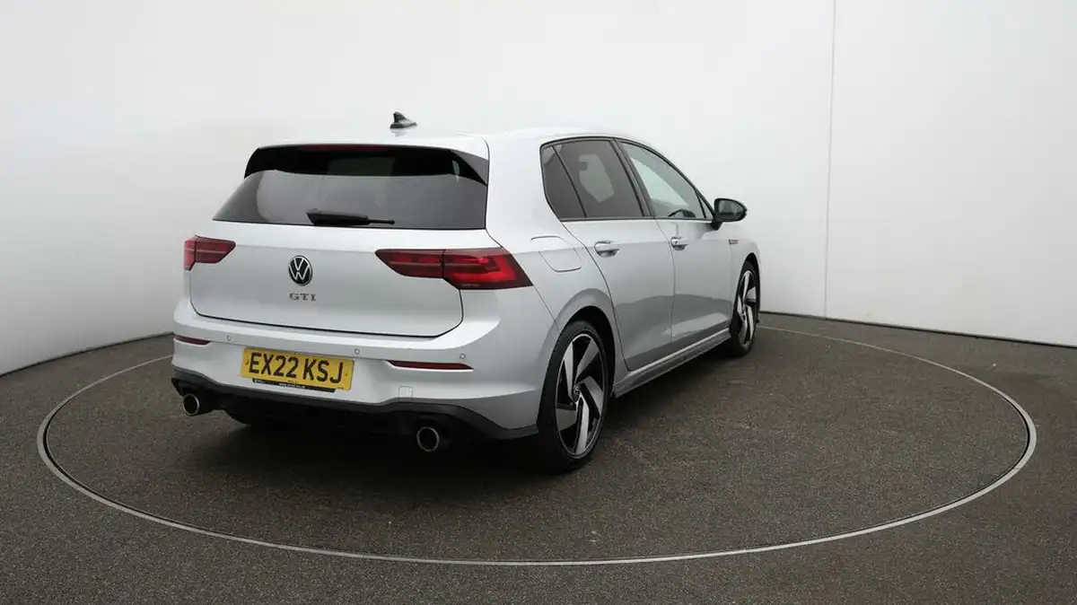 2022-volkswagen-golf-20-tsi-gti-dsg-big-48