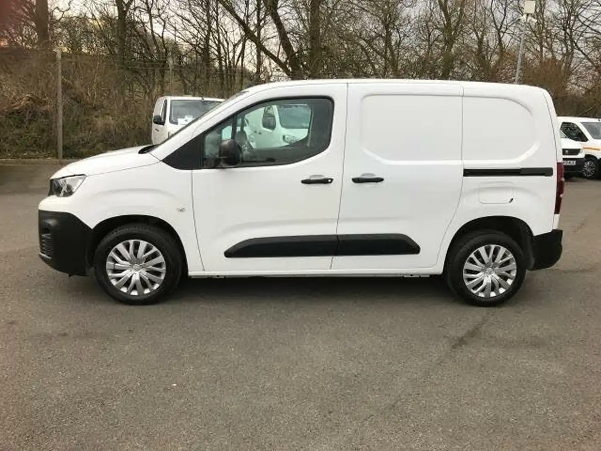 2021-peugeot-partner-15-bluehdi-1000-professional-100ps-eu6dt-panel-big-3