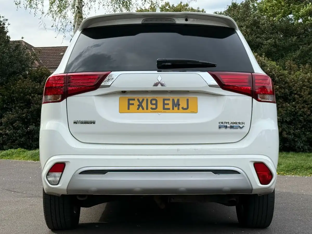2019-mitsubishi-outlander-24-4h-phev-big-10
