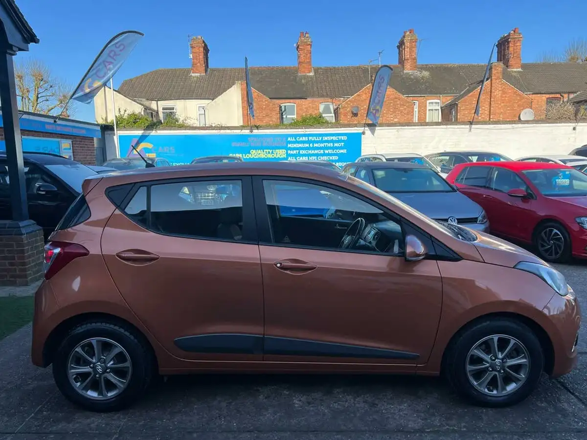 2014-hyundai-i10-10-premium-big-7