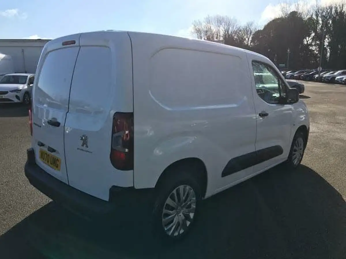 2020-peugeot-partner-15-bluehdi-1000-professional-100ps-eu6dt-panel-big-8