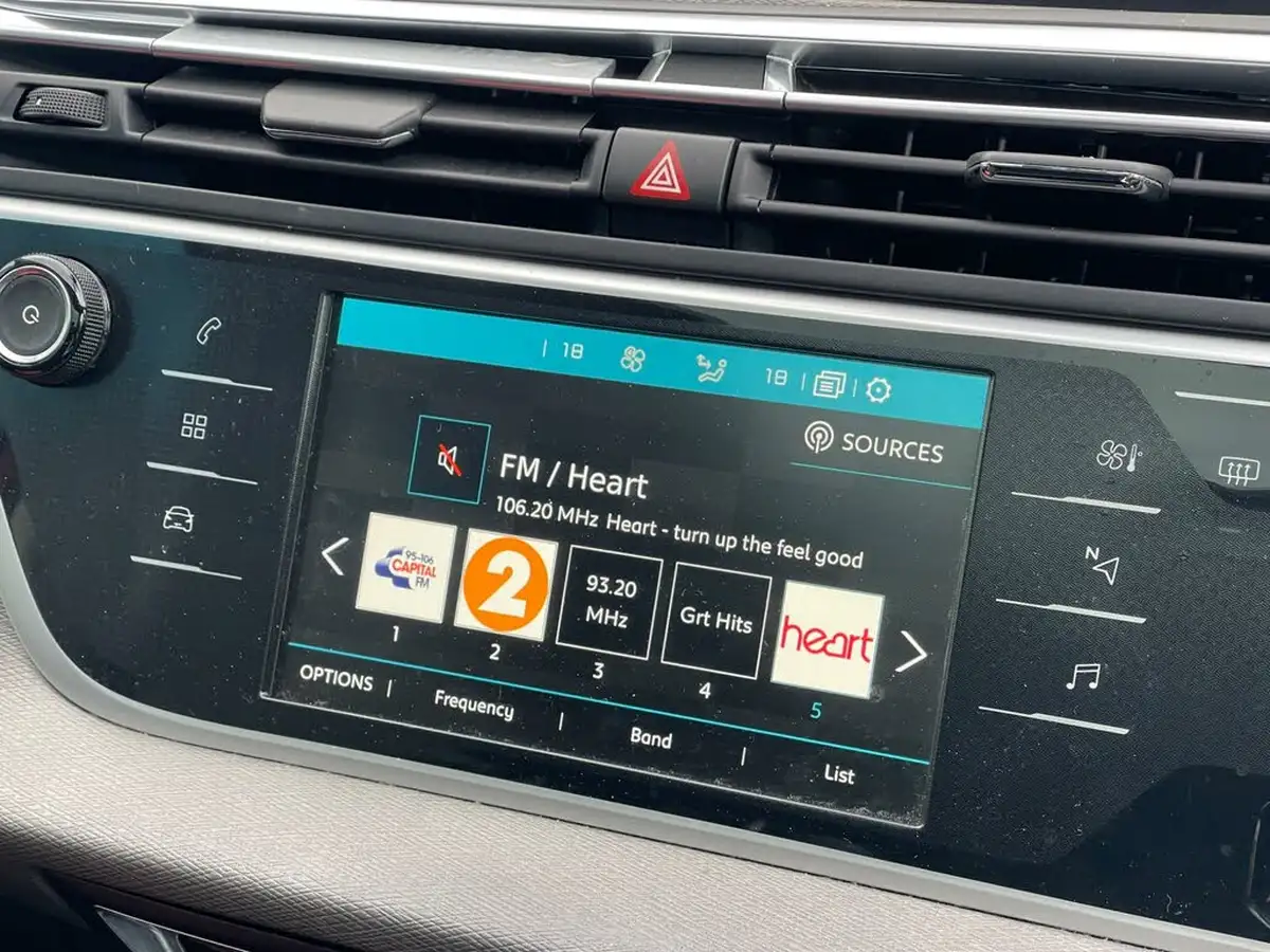2017-citroen-grand-c4-picasso-16bluehdi-flair-big-29