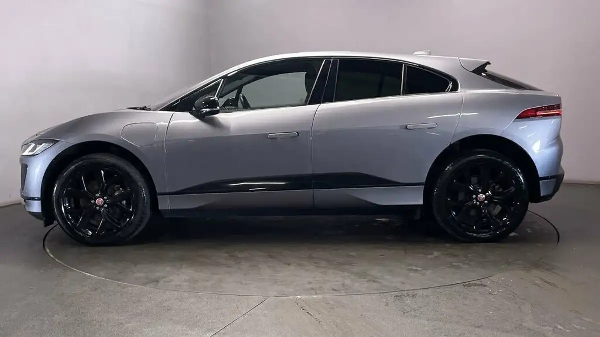 2022-jaguar-i-pace-ev400-black-big-4