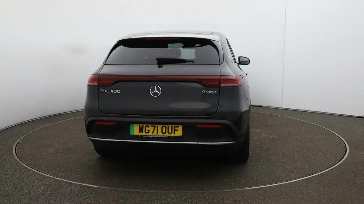 2022-mercedes-benz-eqc-e-eqc-400-amg-line-premium-big-6