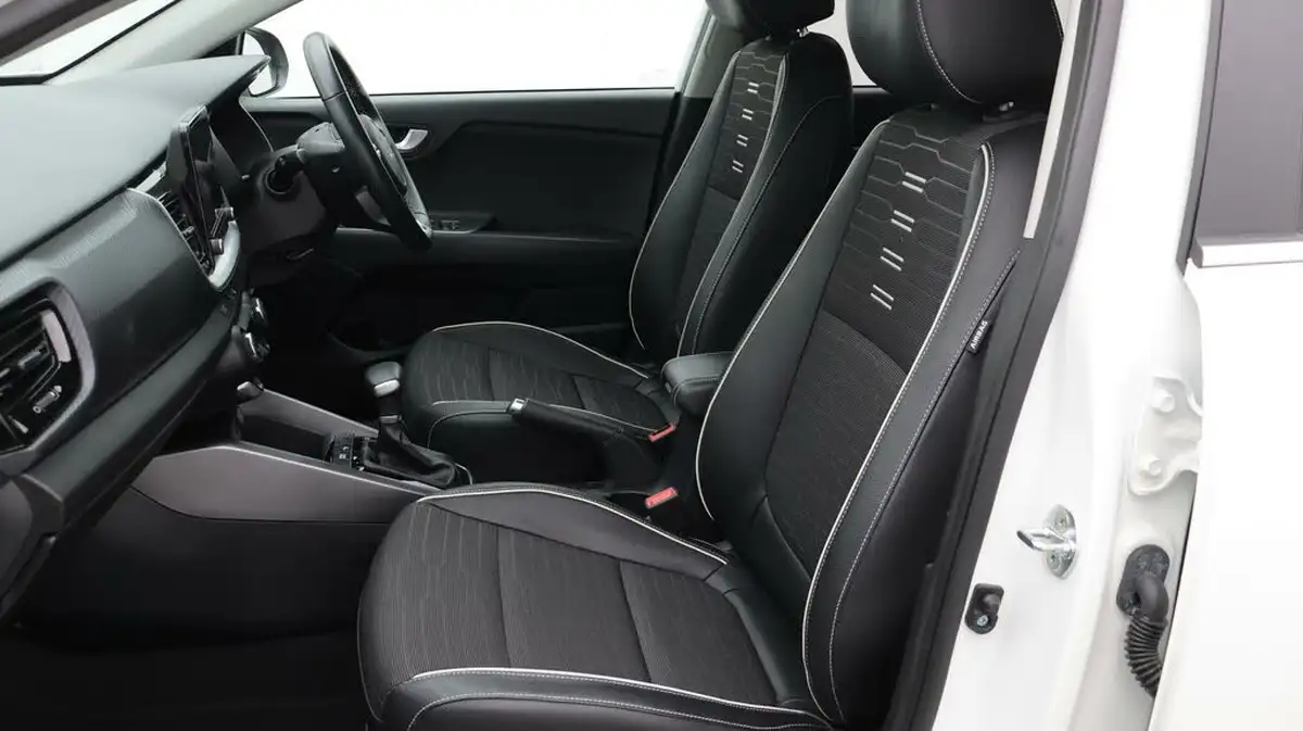 2022-kia-stonic-10-t-gdi-connect-dct-big-14