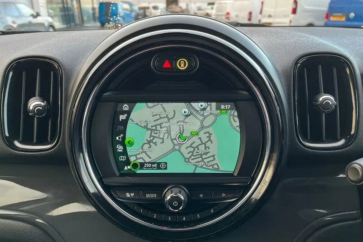 2018-mini-countryman-15-cooper-classic-ss-big-25