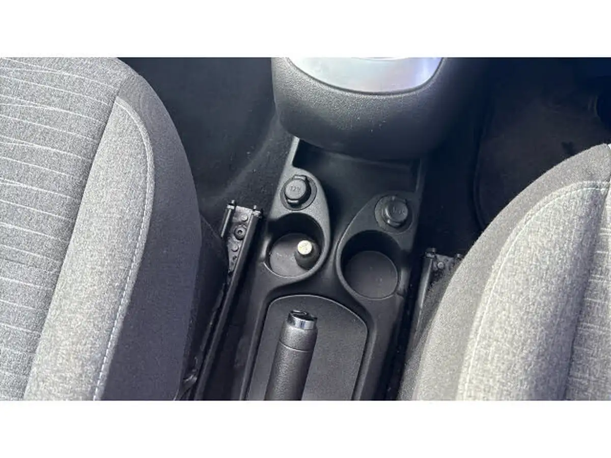 2017-citroen-c3-picasso-16bluehdi-platinum-big-25