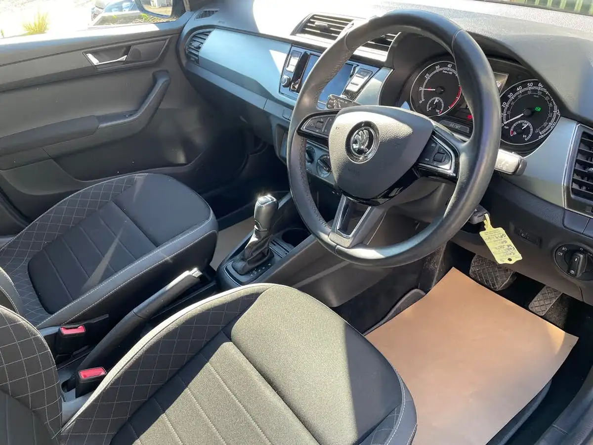 2019-skoda-fabia-10-tsi-se-109ps-estate-dsg-big-9