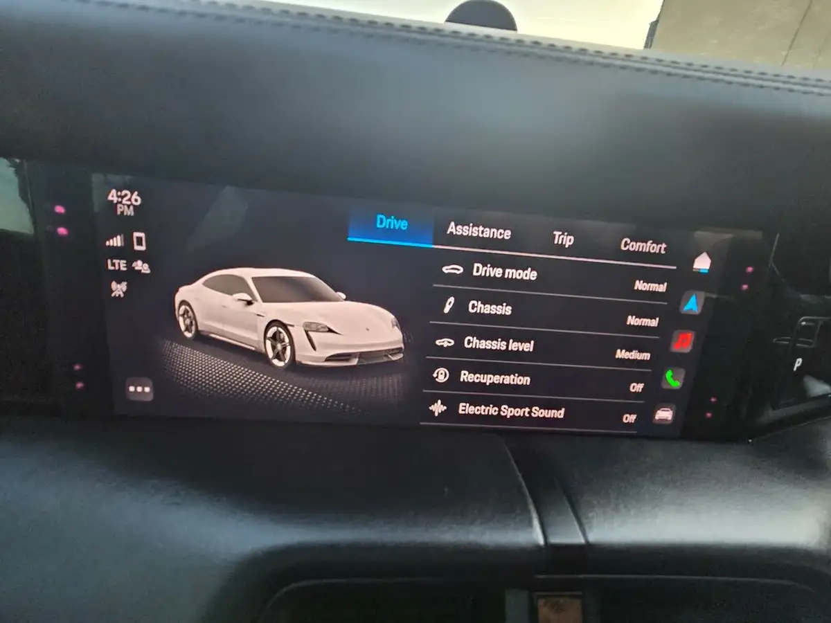 2020-porsche-taycan-e-turbo-big-50
