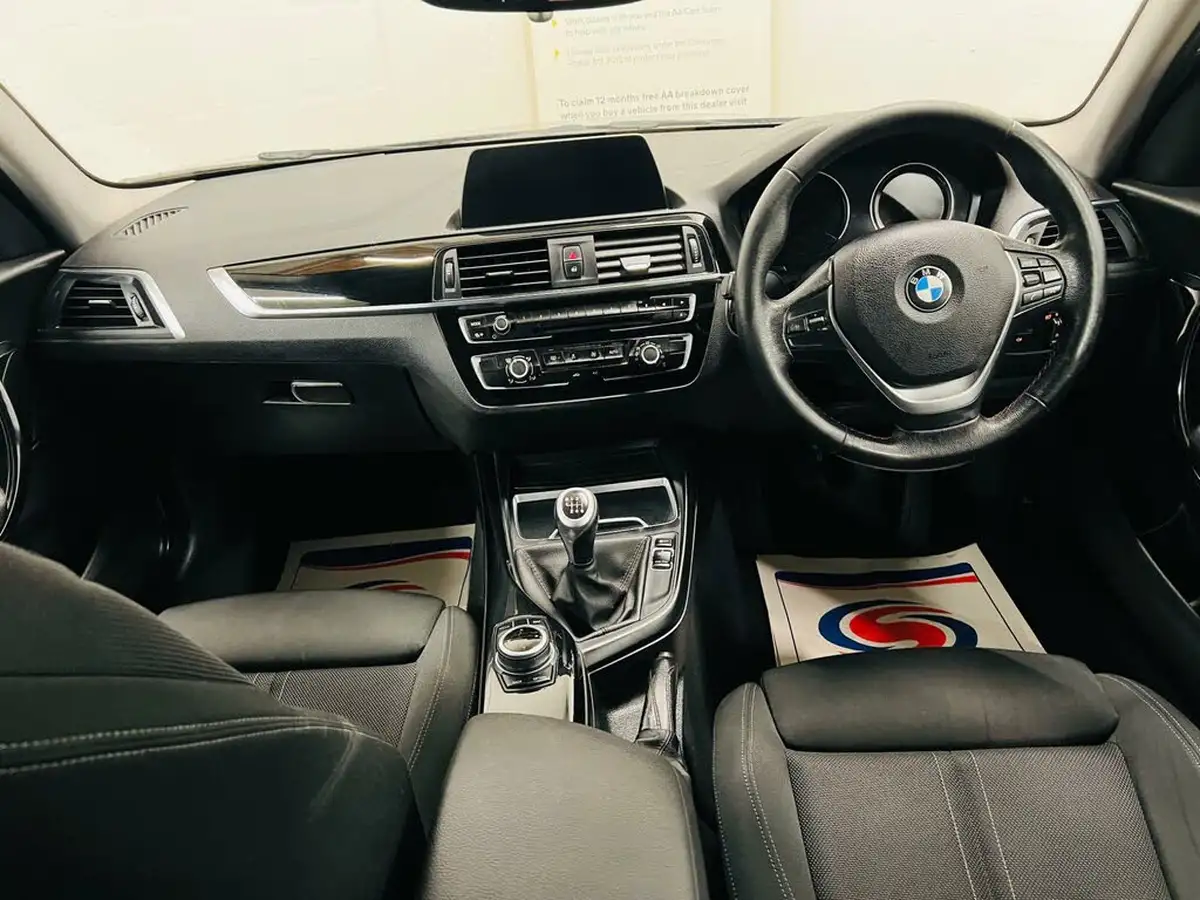 2017-bmw-1-series-20td-118d-sport-5d-big-13