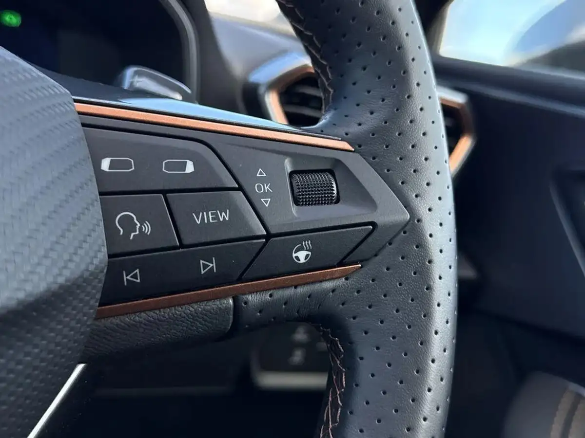 2024-cupra-leon-nf-20-tsi-vz2-design-edition-300ps-hatchback-big-33