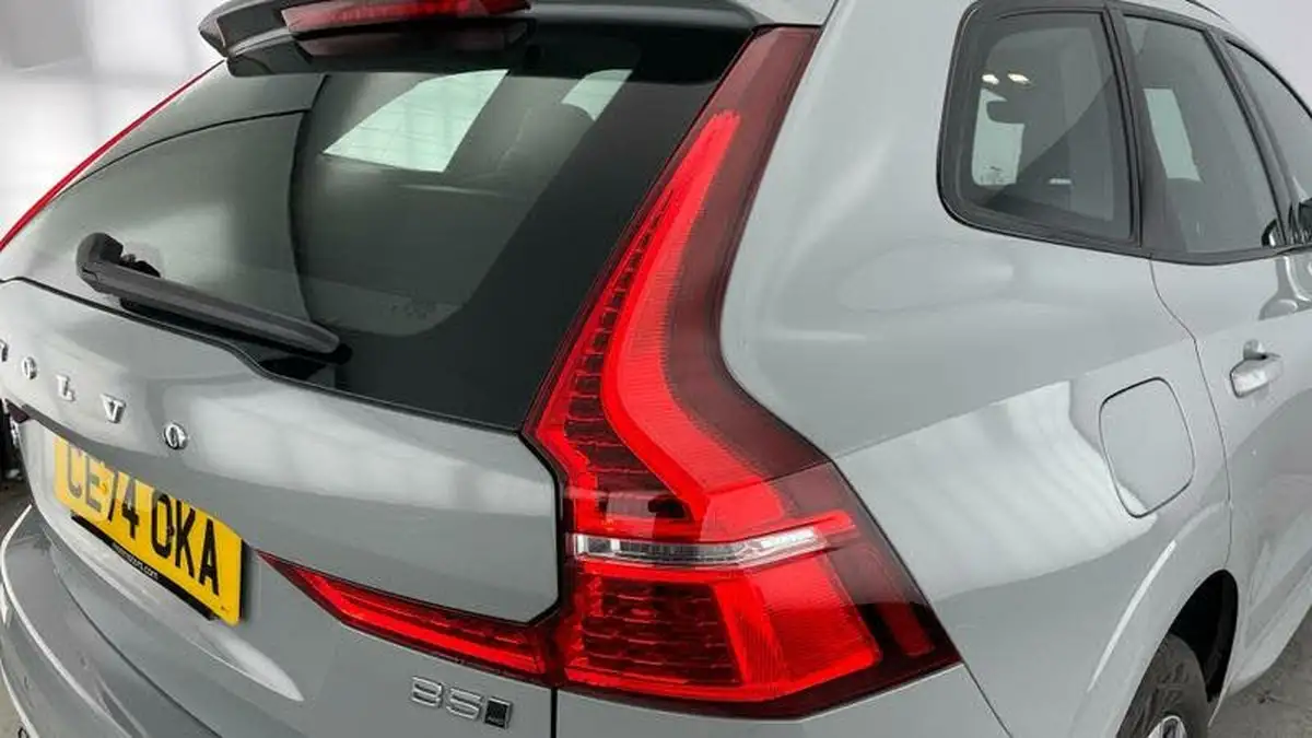 2024-volvo-xc60-20-b5-plus-big-27