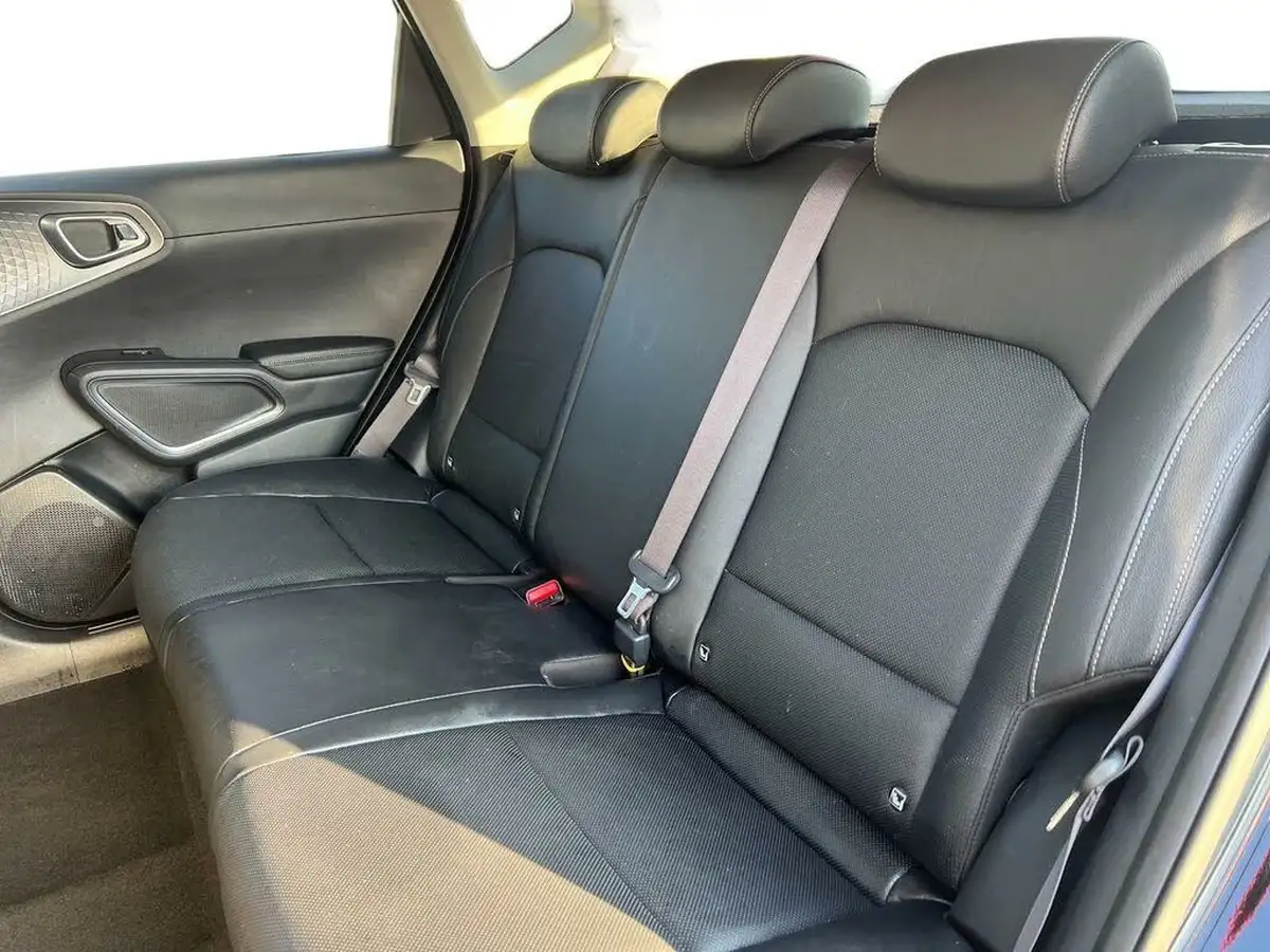2021-kia-soul-ev-first-edition-big-7