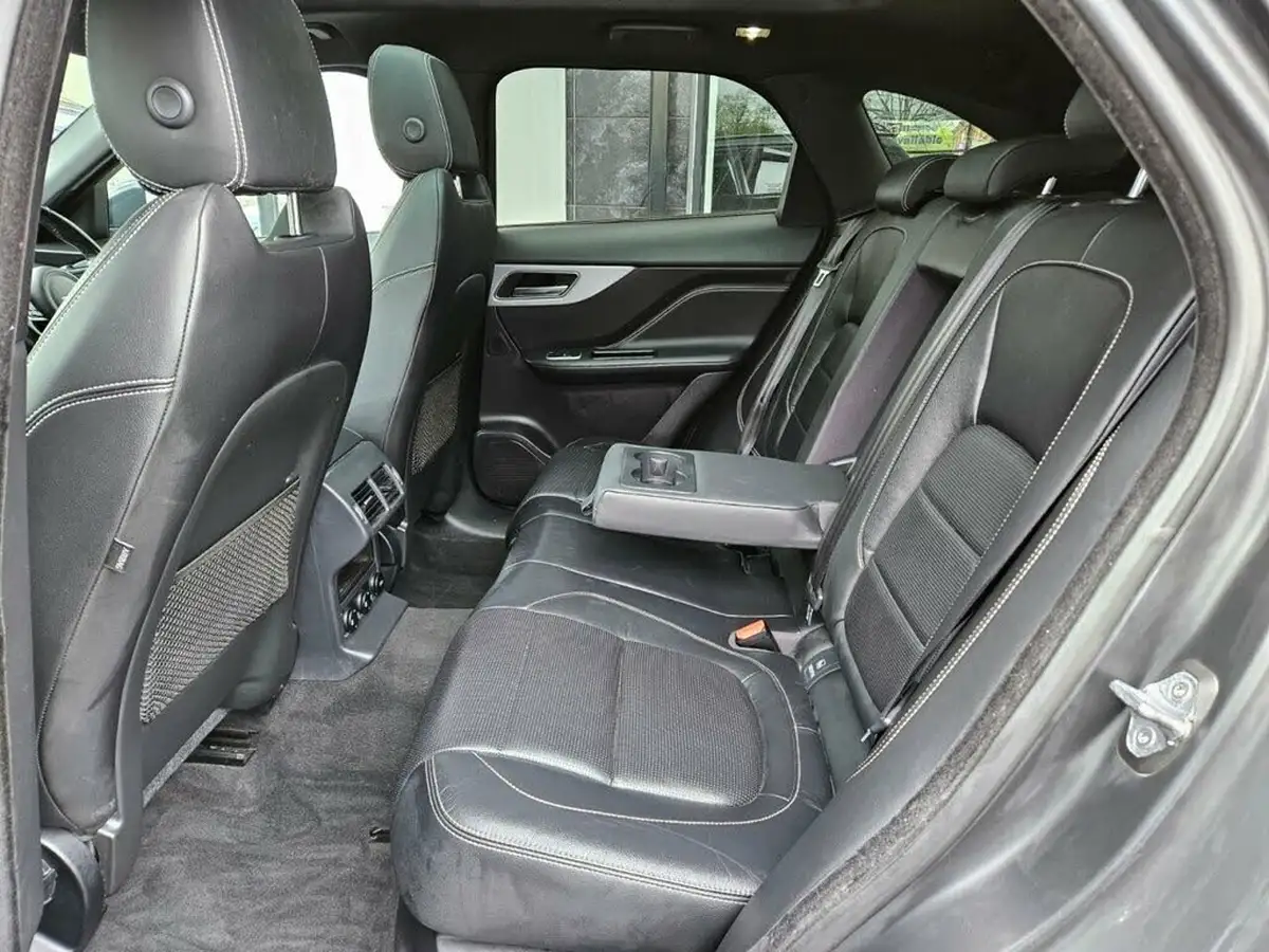 2016-jaguar-f-pace-20-i4d-r-sport-awd-auto-big-19