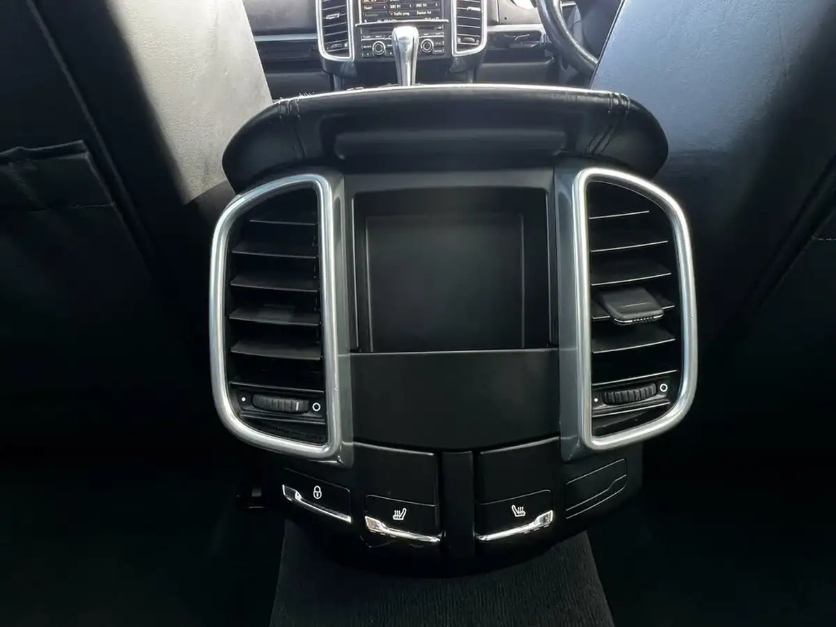 2012-porsche-cayenne-30-s-big-42