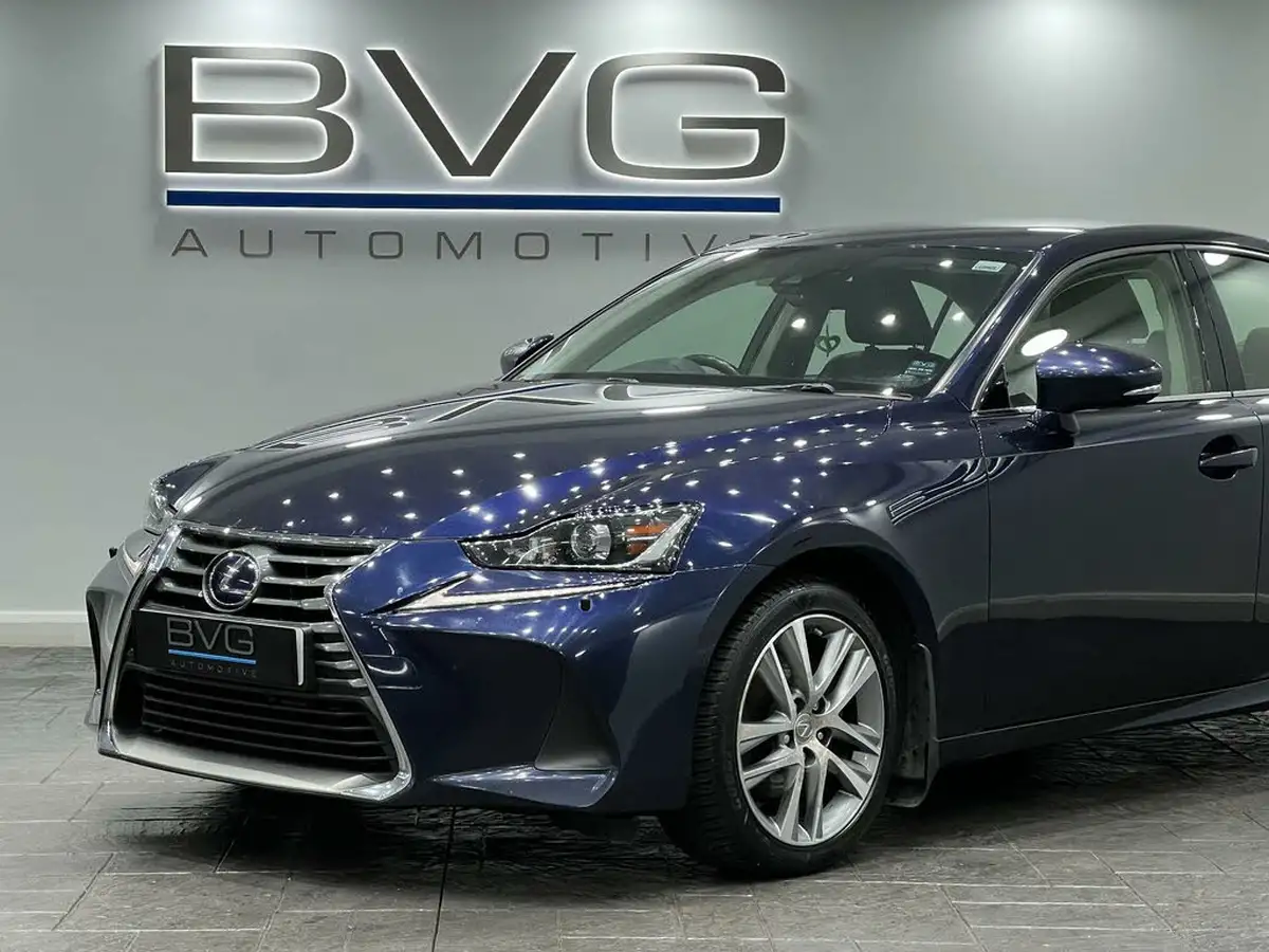 2017-lexus-is-300h-25-advance-big-9