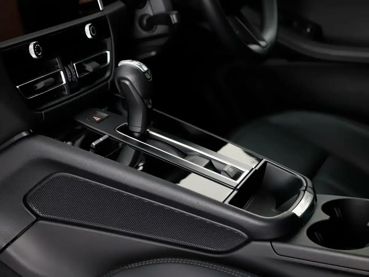2024-porsche-macan-29-v6-s-big-24