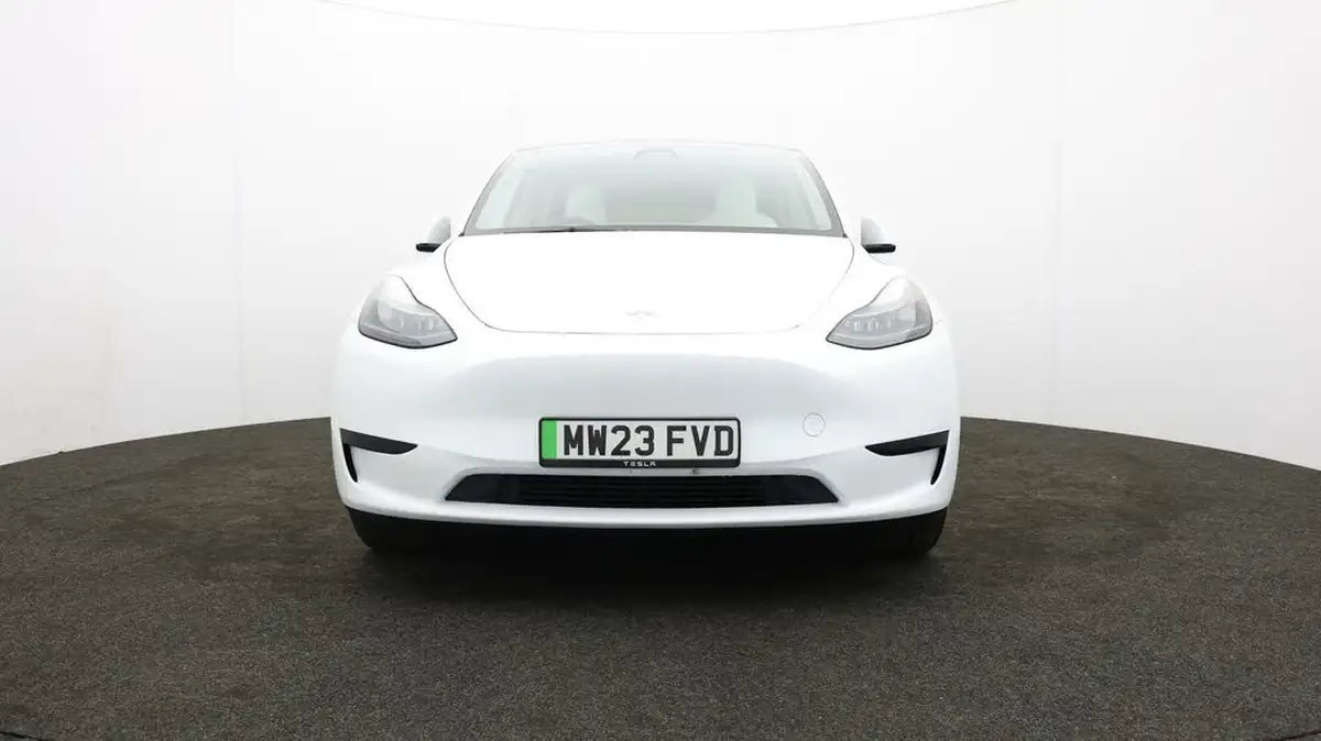 2023-tesla-model-y-e-rwd-big-48