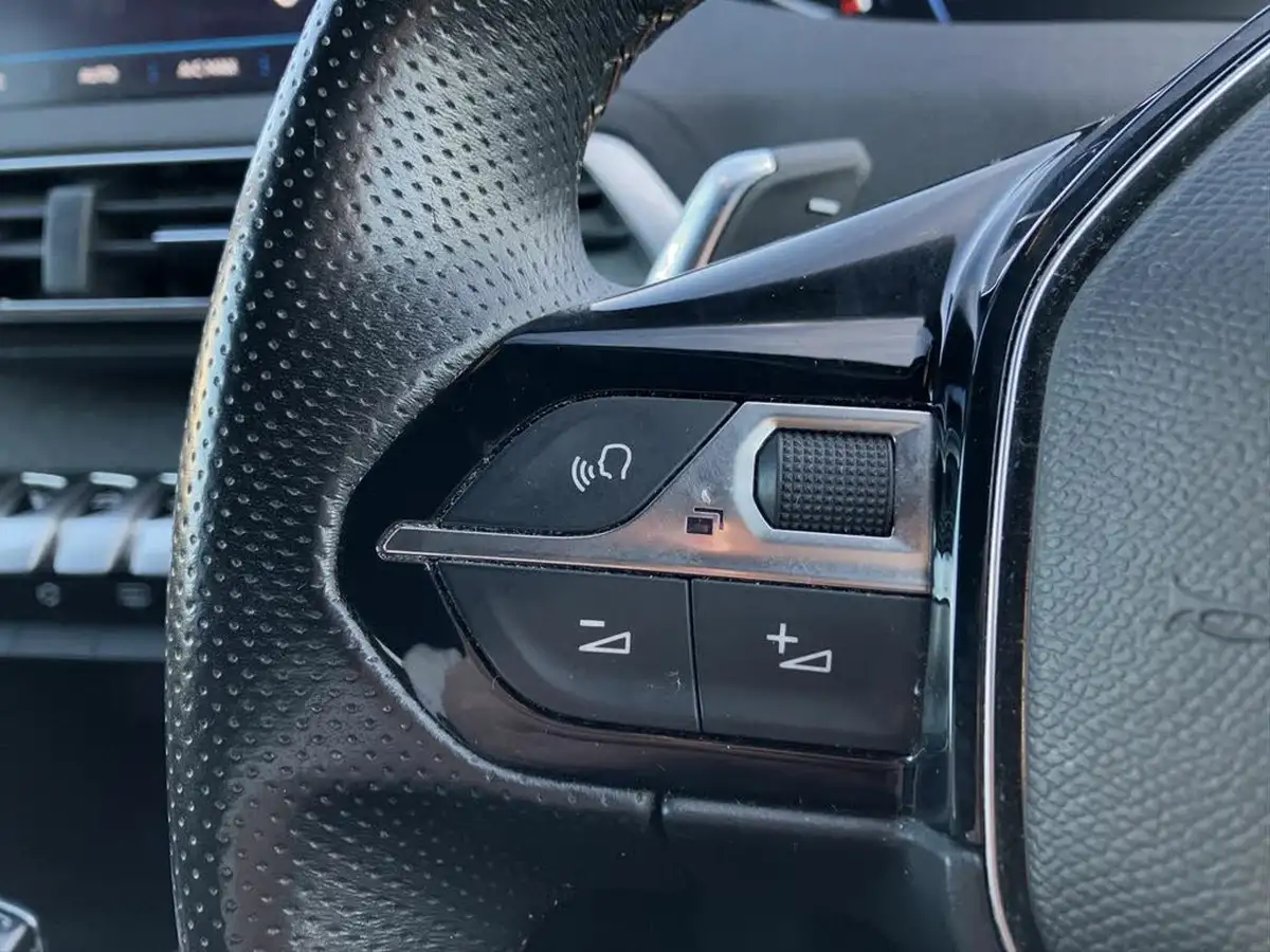 2020-peugeot-3008-suv-16-puretech-gt-line-premium-big-15