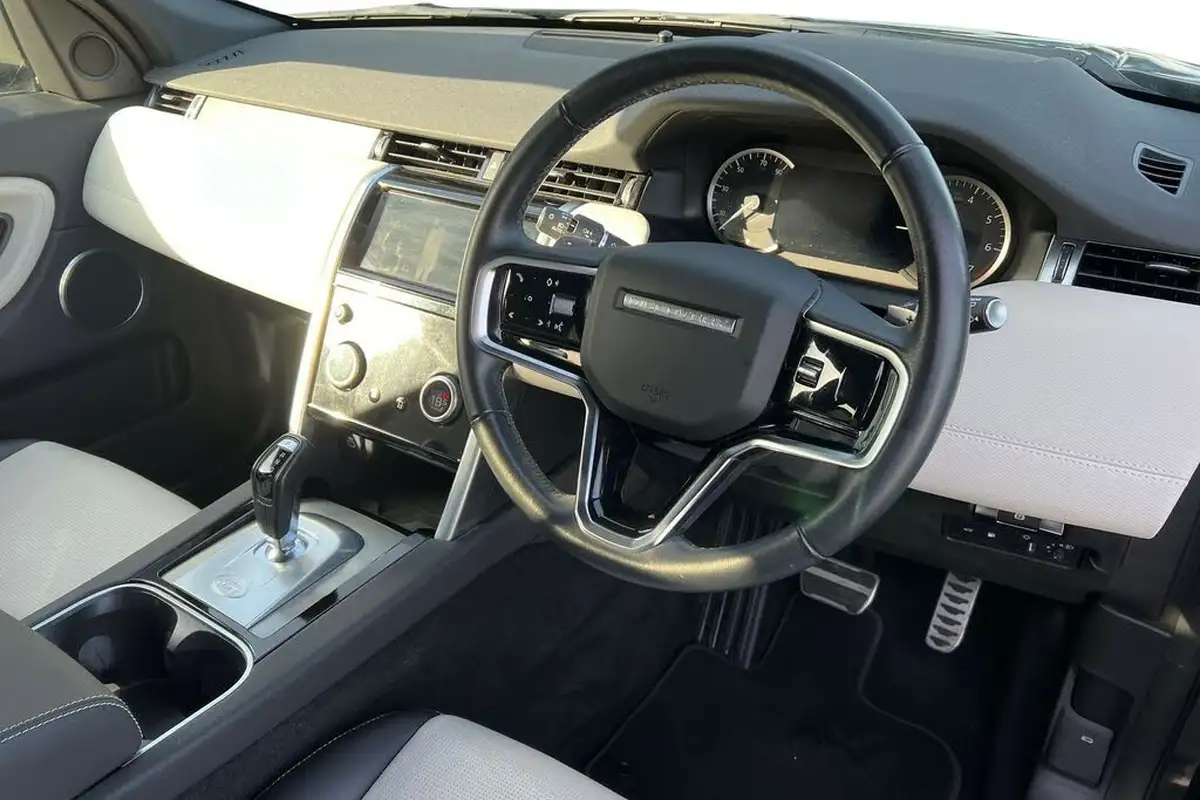 2022-land-rover-discovery-sport-15-p300e-urban-edition-big-5