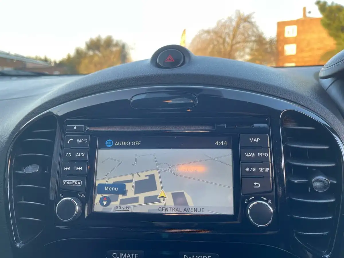 2014-nissan-juke-16-tekna-117ps-1598cc-xtronic-cvt-big-19
