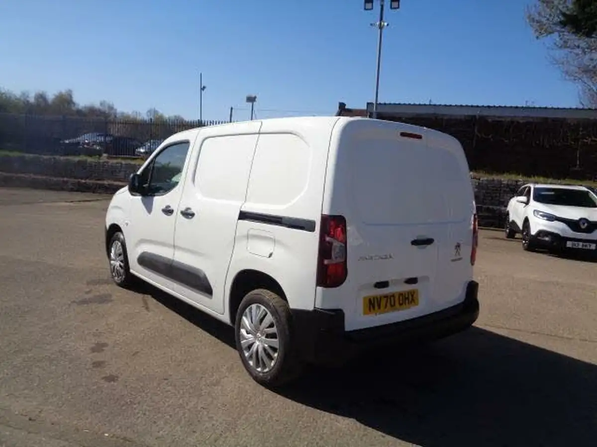 2021-peugeot-partner-15-bluehdi-1000-professional-100ps-eu6dt-panel-big-4