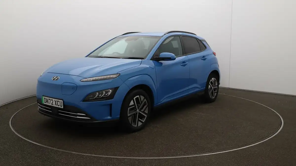 2022-hyundai-kona-e-premium-204ps-64kwh-7kw-obc-big-3