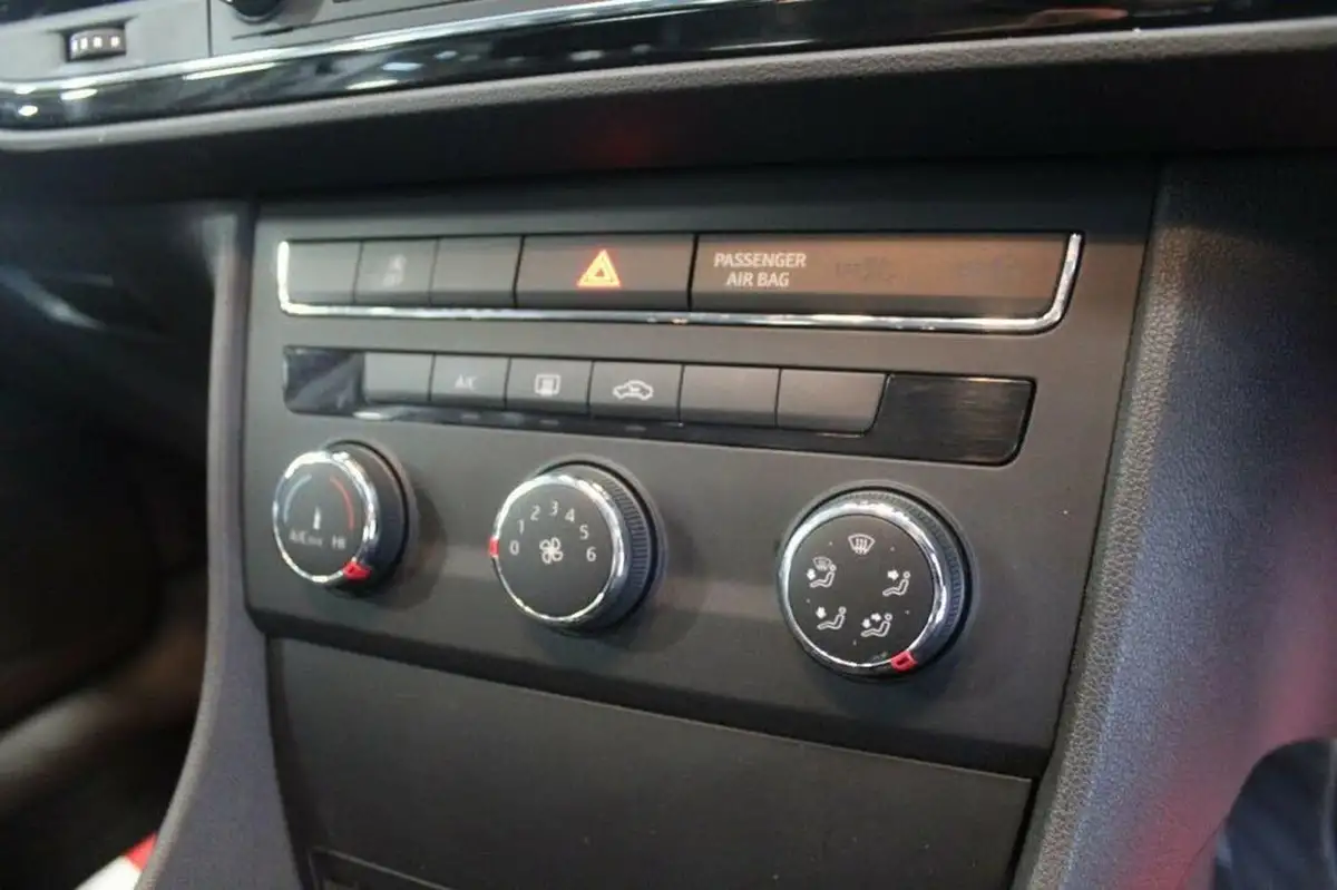 2013-seat-leon-16tdi-se-tech-pack-cr-105ps-hatchback-5d-big-27