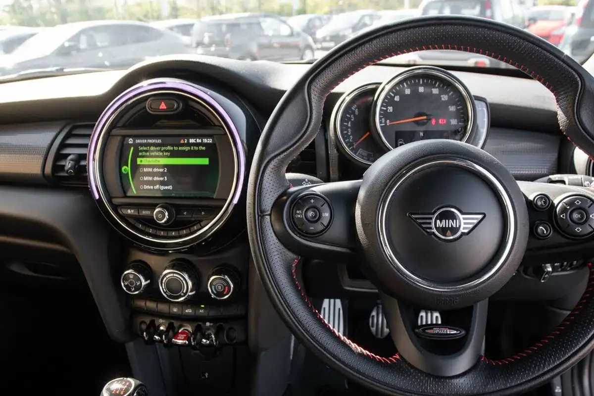 2019-mini-cooper-15-cooper-sport-hatchback-3d-big-18