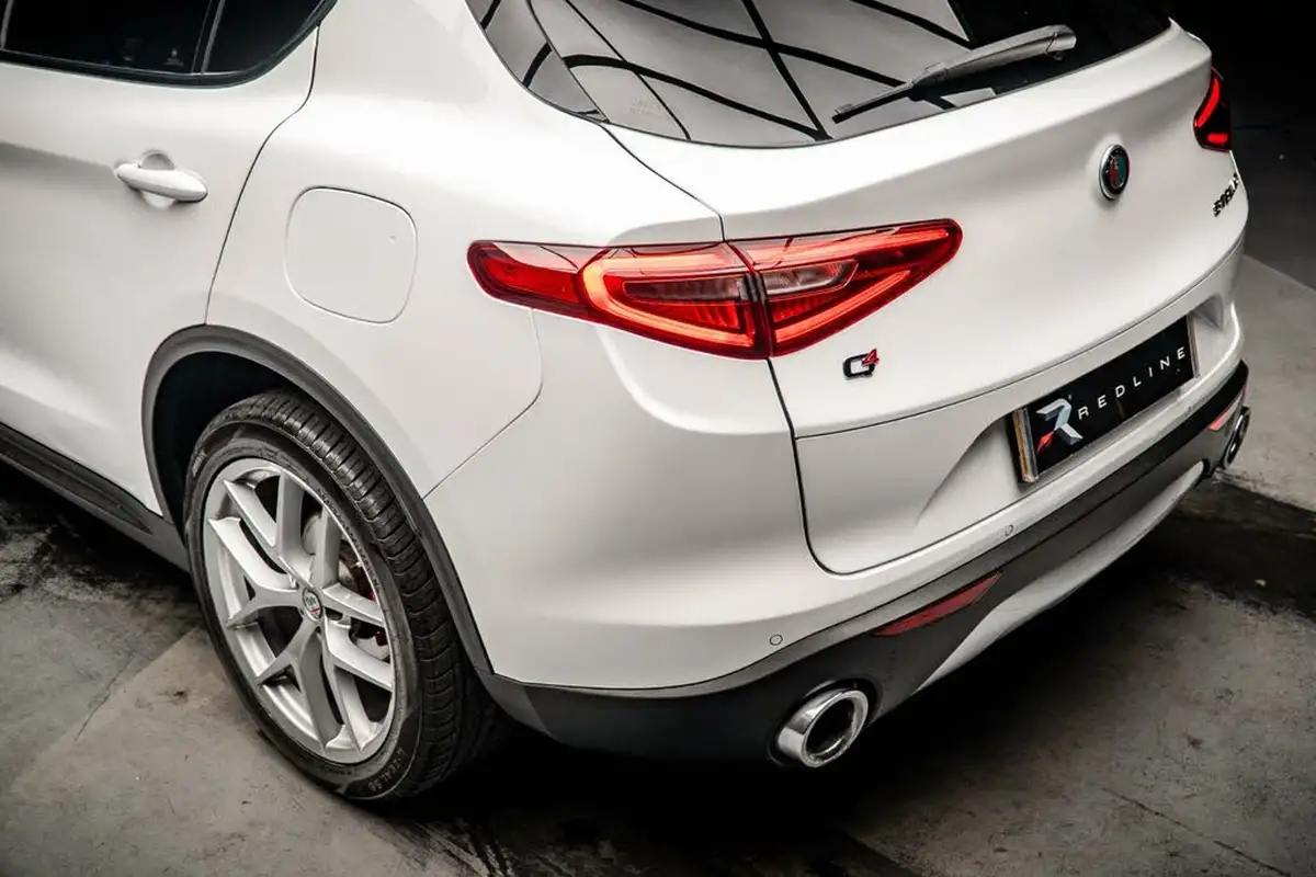 2018-alfa-romeo-stelvio-22td-milano-big-18